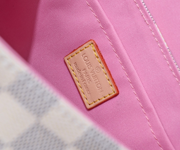 ルイヴィトンバッグ着用イメージ